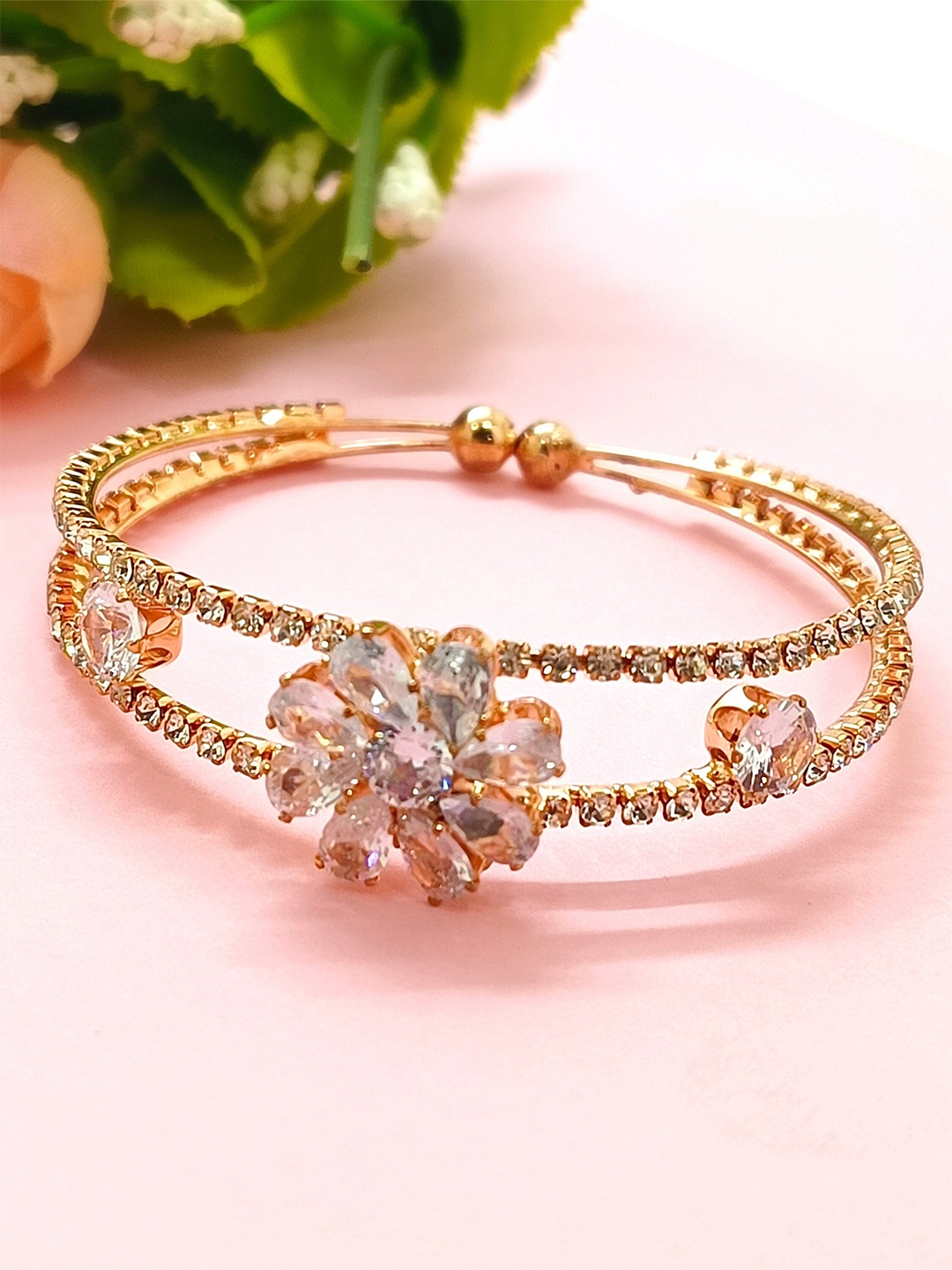 

FEMMIBELLA Cubic Zirconia Rose Gold Plated Charm Bracelet