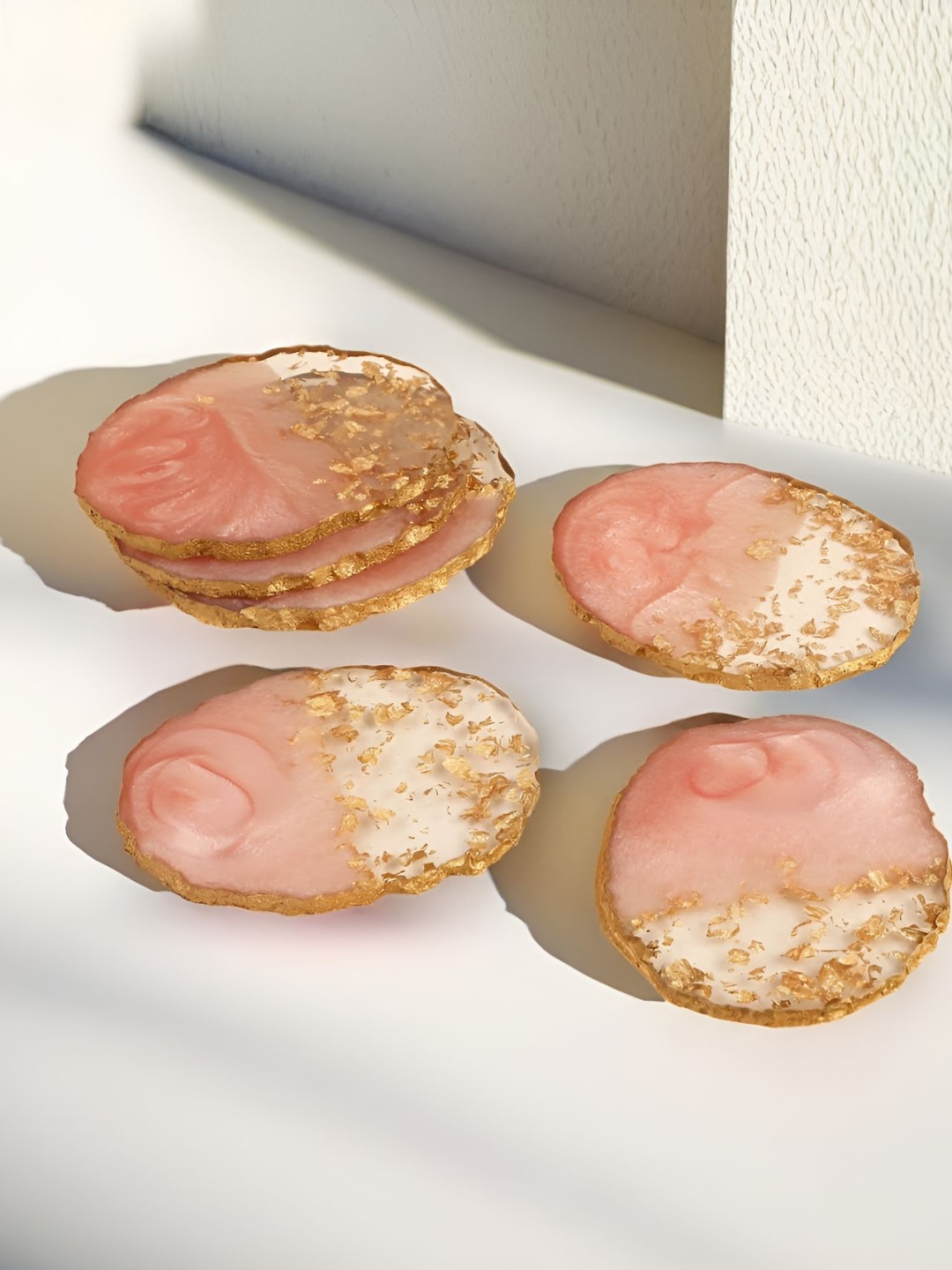

THE HOME CO. Pink & Gold Toned 6 Pieces Printed Round Coasters