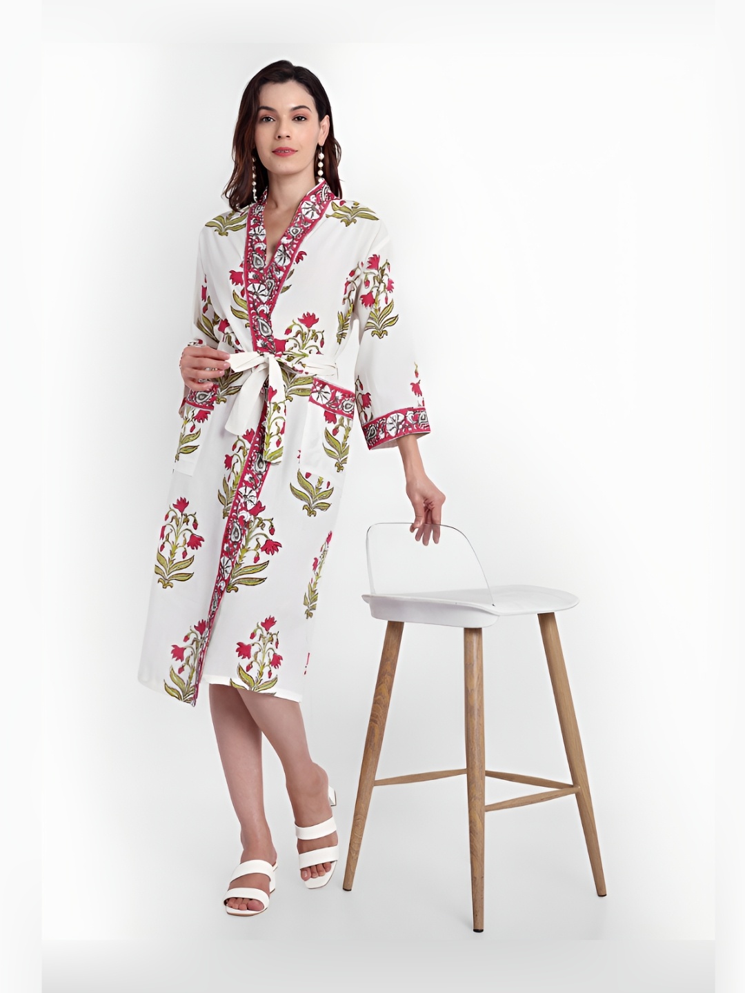 

Bohekant White & Pink Printed Pure Cotton Bath Robe