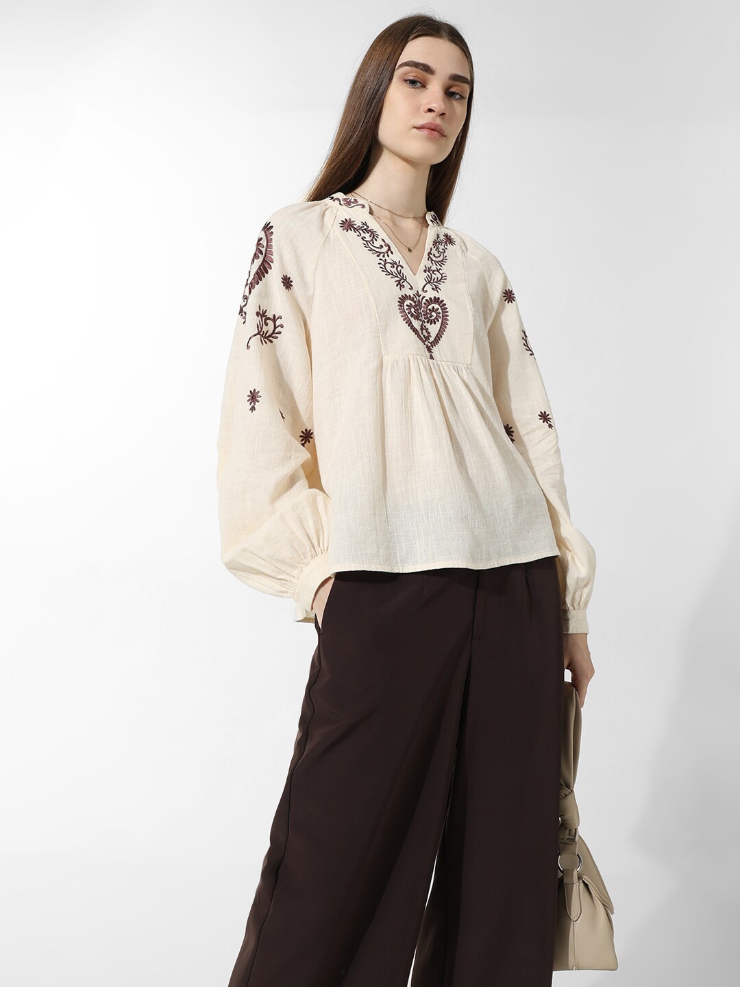 

ONLY Onltanny Ethnic Motifs Embroidered Mandarin Collar Cuffed Sleeves Pure Cotton Top, Beige