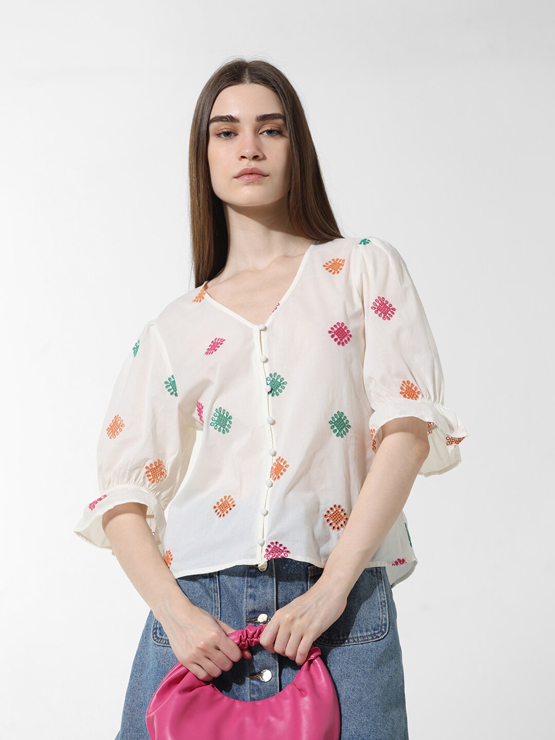 

ONLY Onlnew Jasmin Geometric Embroidered V-Neck Bell Sleeves Cotton Top, White