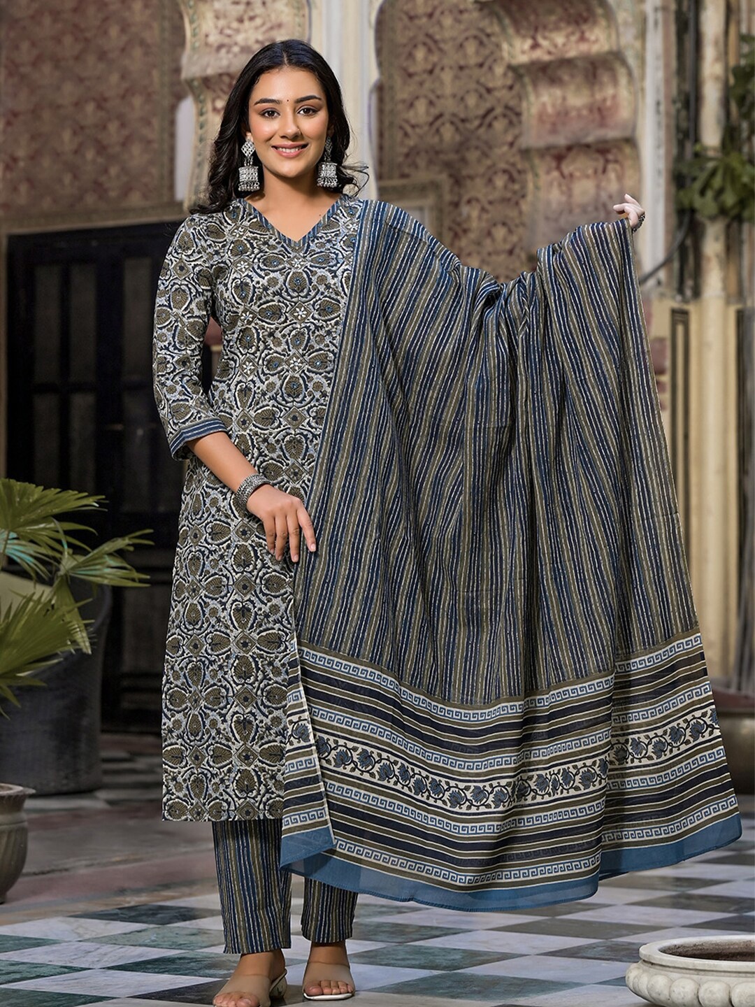 

ARAVALII Ethnic Motifs Printed Regular V-Neck Straight Kurta With Trouser & Dupatta, Grey