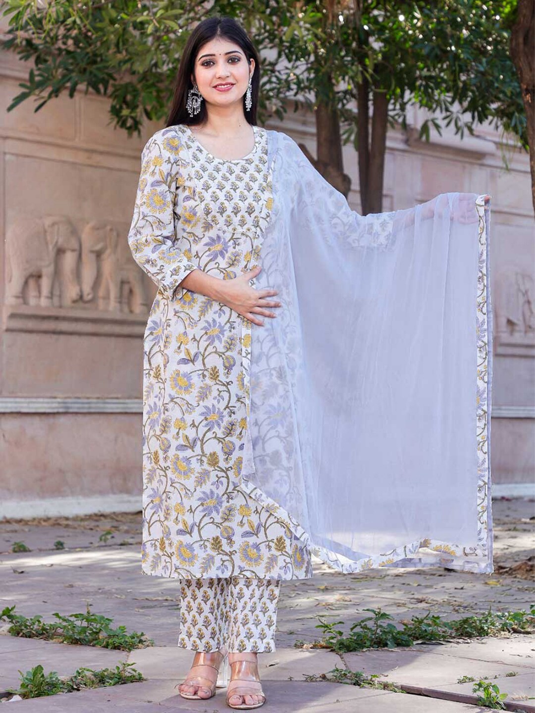 

ARAVALII Floral Printed Regular Round Neck Straight Kurta With Trouser & Dupatta, White