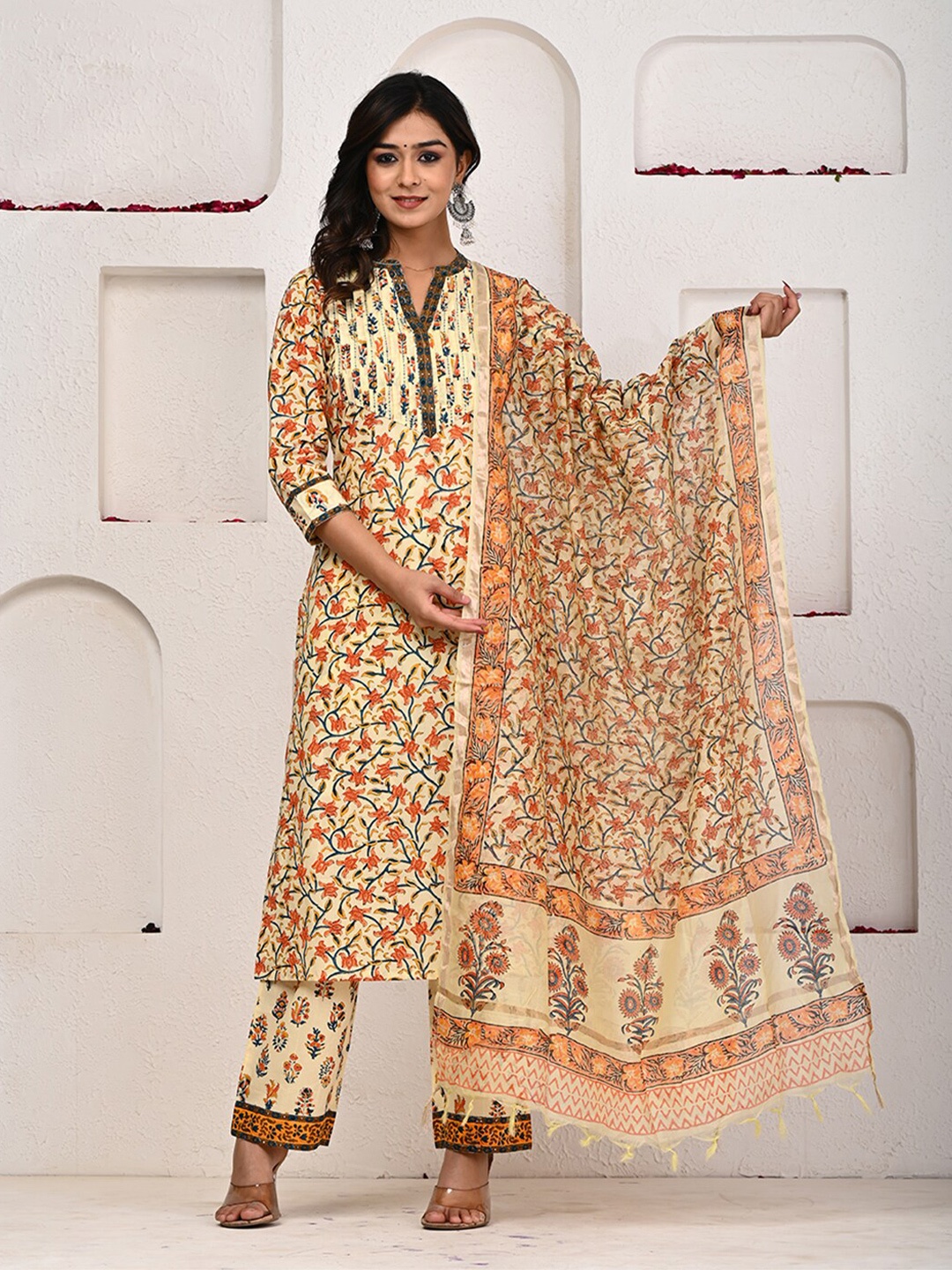 

ARAVALII Floral Printed Regular Mandarin Collar Straight Kurta With Trouser & Dupatta, Yellow
