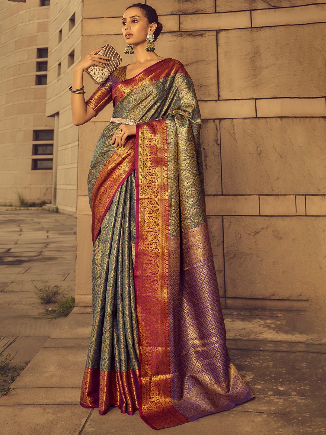 

DEVATITHI Woven Design Banarasi Zari Saree, Green