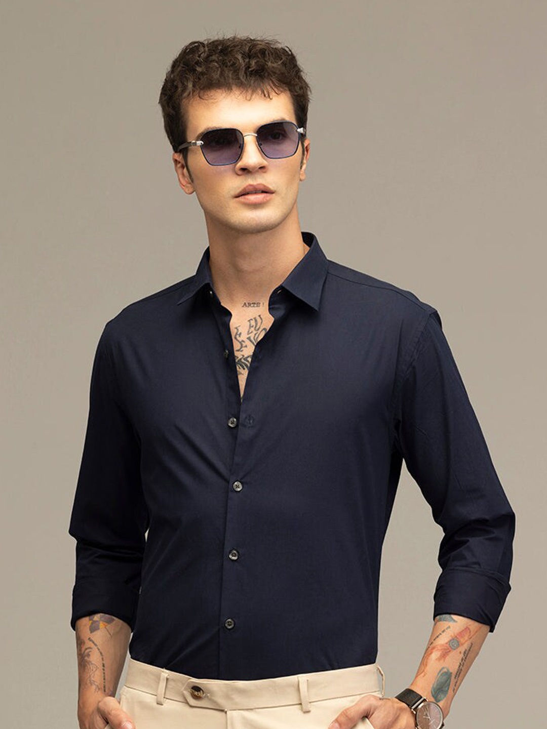 

Snitch Navy Blue Classic Slim Fit Spread Collar Long Sleeves Cotton Casual Shirt