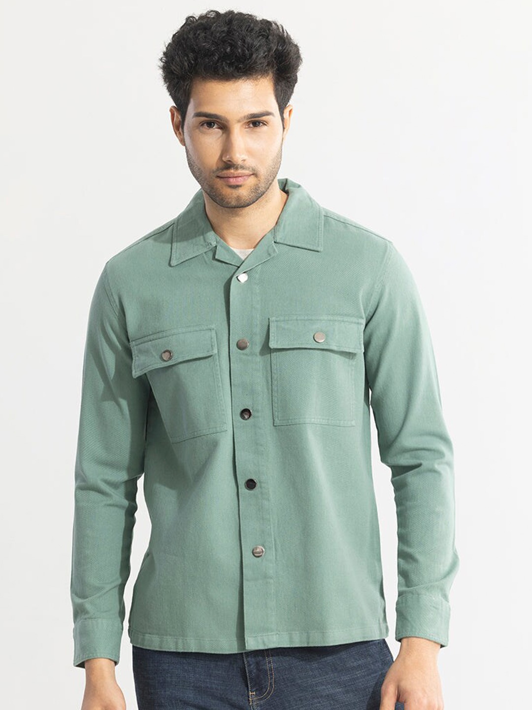 

Snitch Green Classic Fit Spread Collar Long Sleeves Cotton Casual Shirt