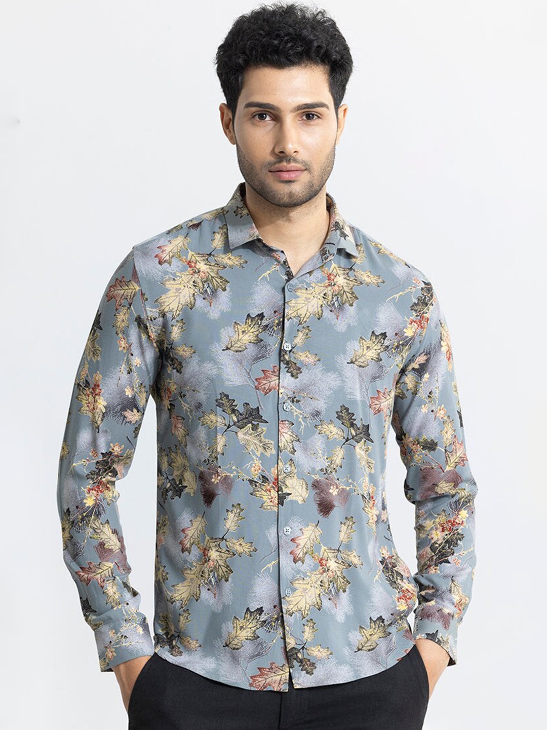 

Snitch Grey Classic Slim Fit Floral Printed Spread Collar Cotton Casual Shirt