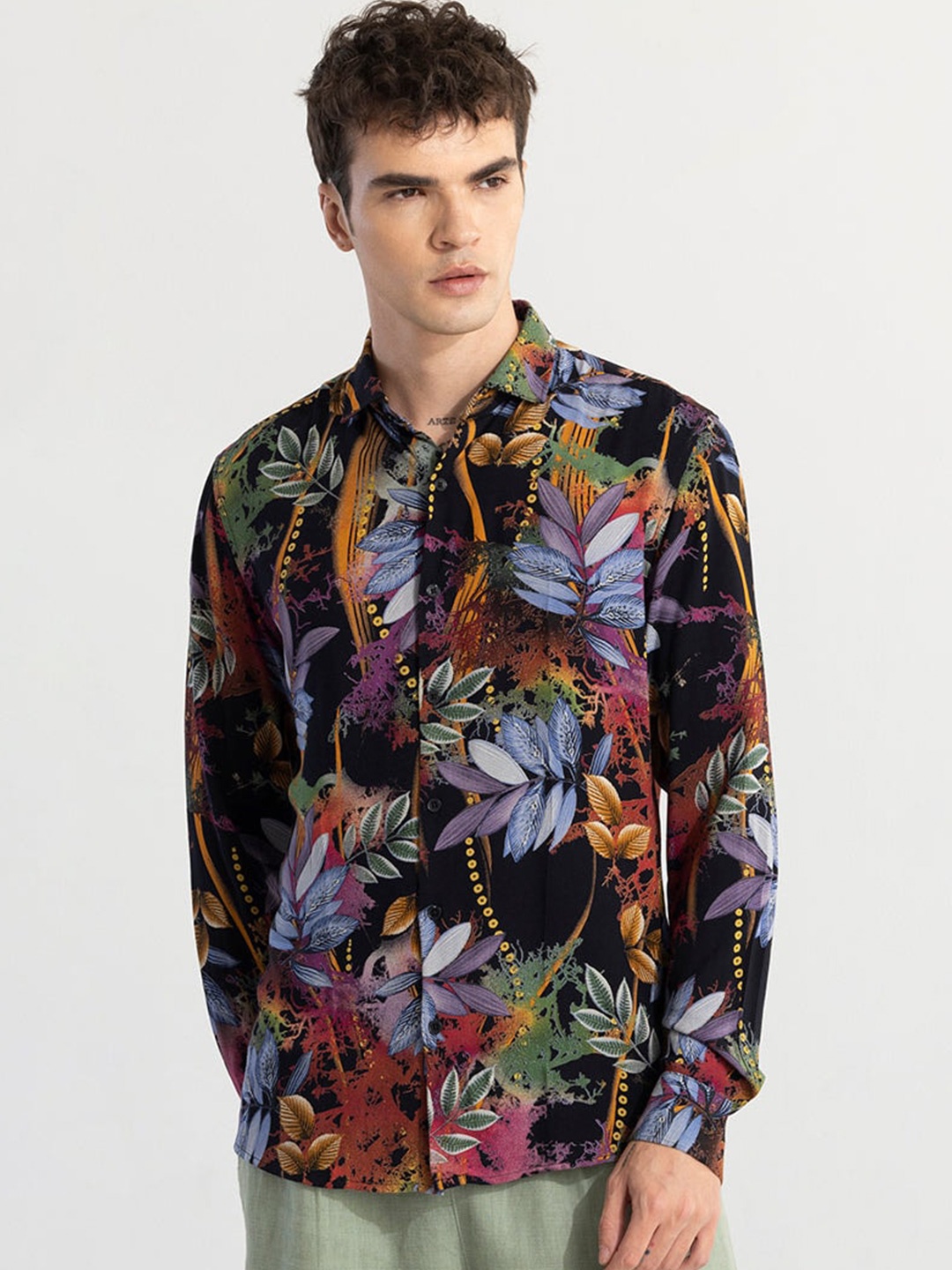 

Snitch Multicolored Classic Slim Fit Floral Opaque Printed Casual Shirt, Black