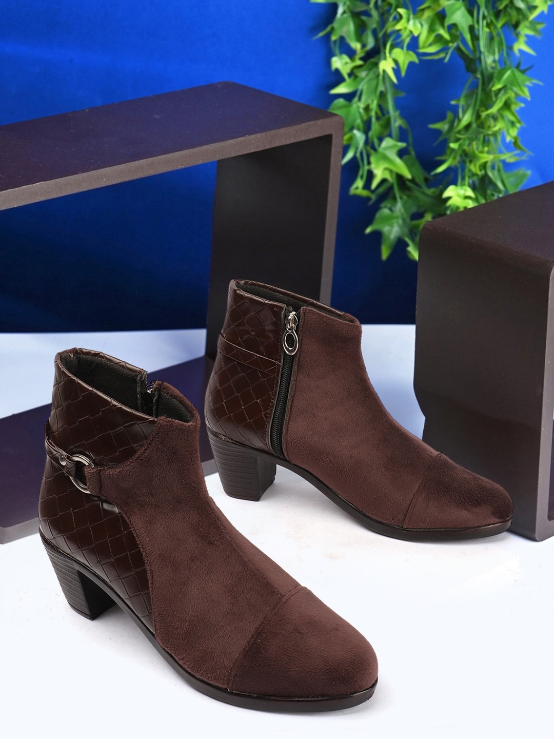 

FASHIMO Women Round Toe Block Heeled Nubuck Boots, Brown