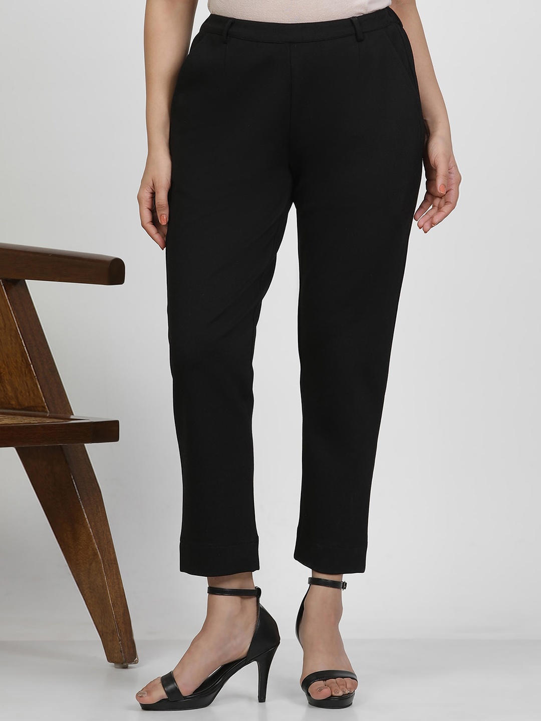 

W Women Mid-Rise Slim Fit Regular Trouser, Black