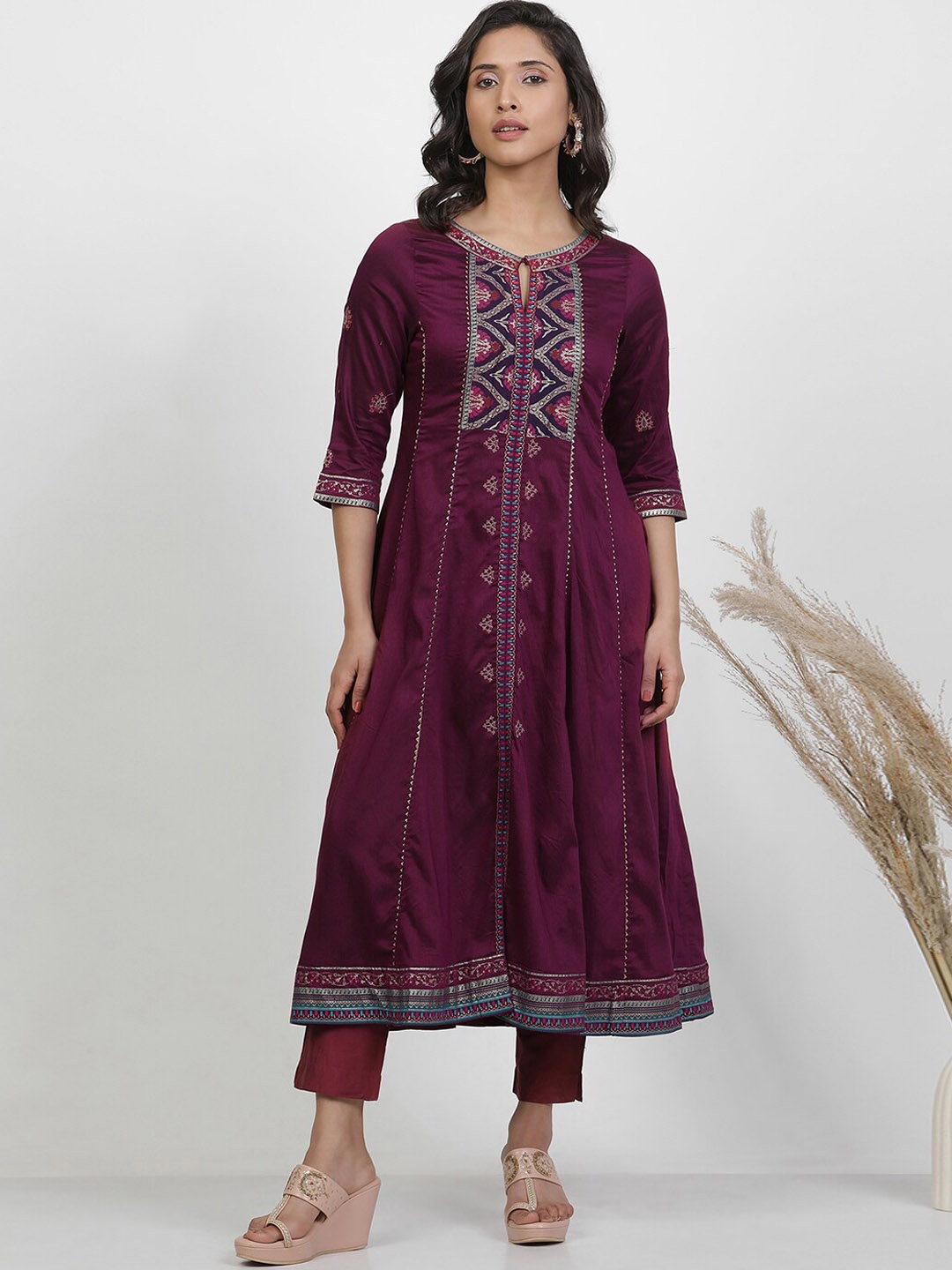 

W Floral Printed Keyhole Neck Regular Kurta with Trousers, Purple