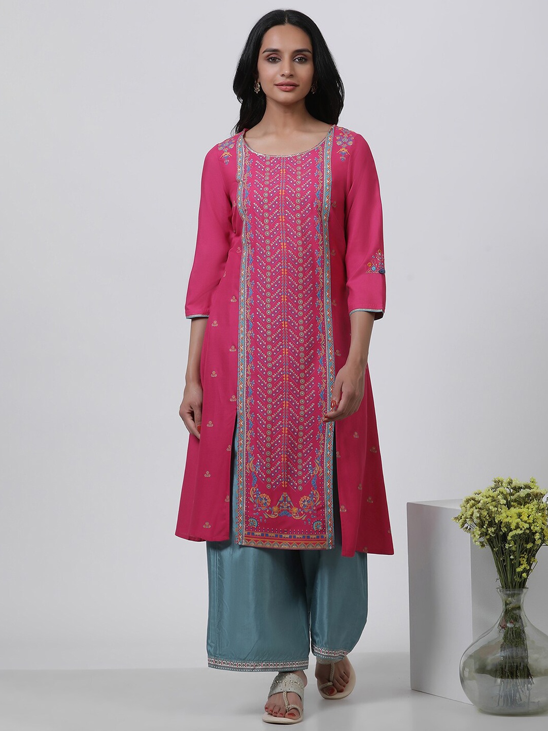 

W Floral Printed Regular Thread Work Kurta with Trousers, Pink