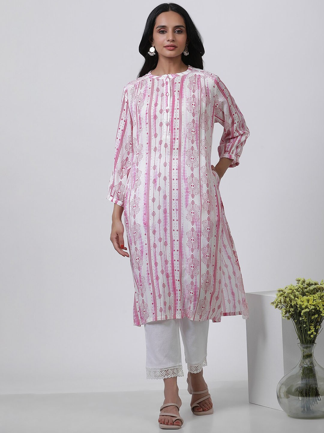 

W Printed Regular Mandarin Collar Cotton Kurta with Palazzos, Pink