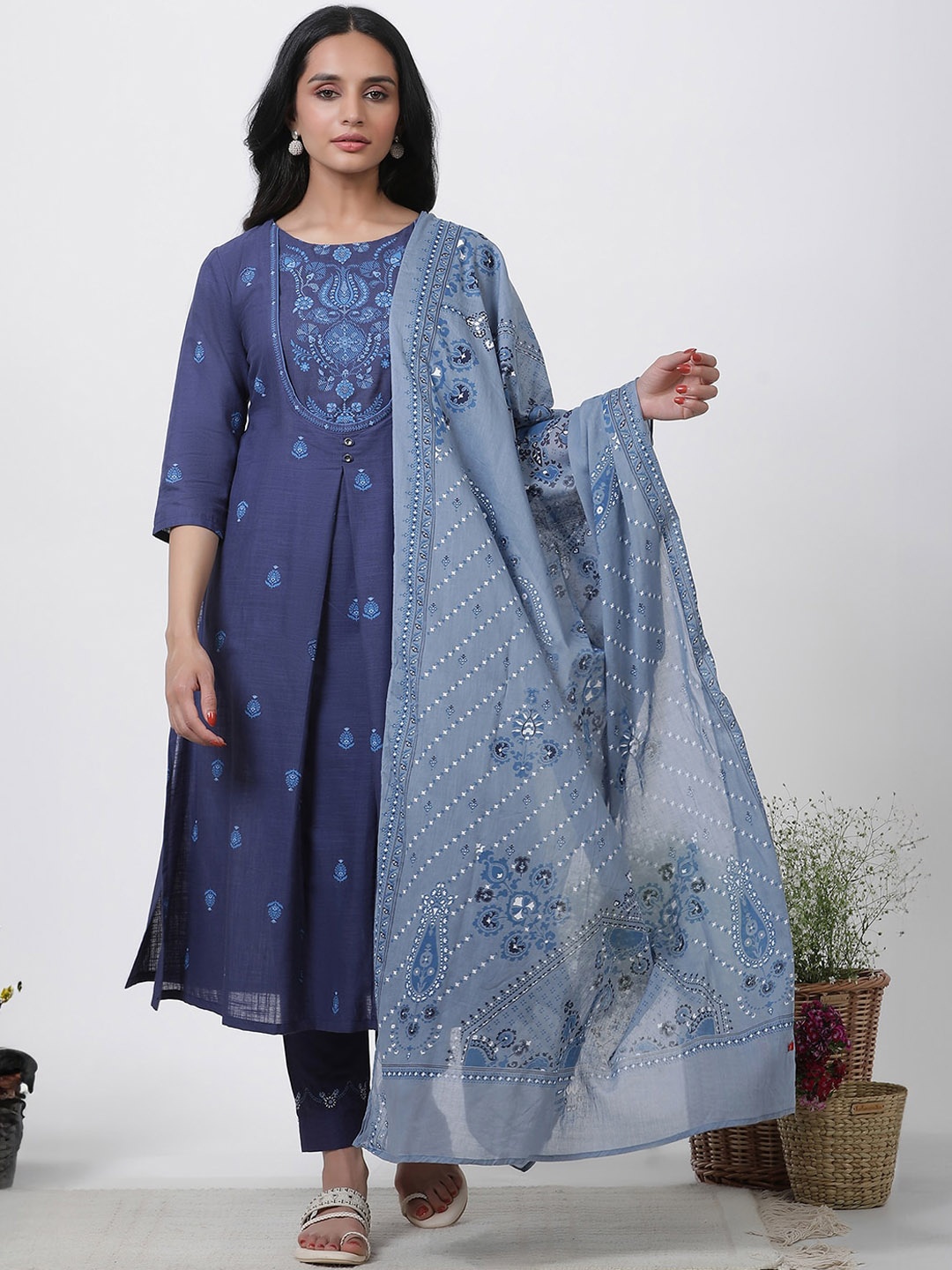 

W Floral Printed Regular Pure Cotton Kurta with Trousers & With Dupatta, Blue