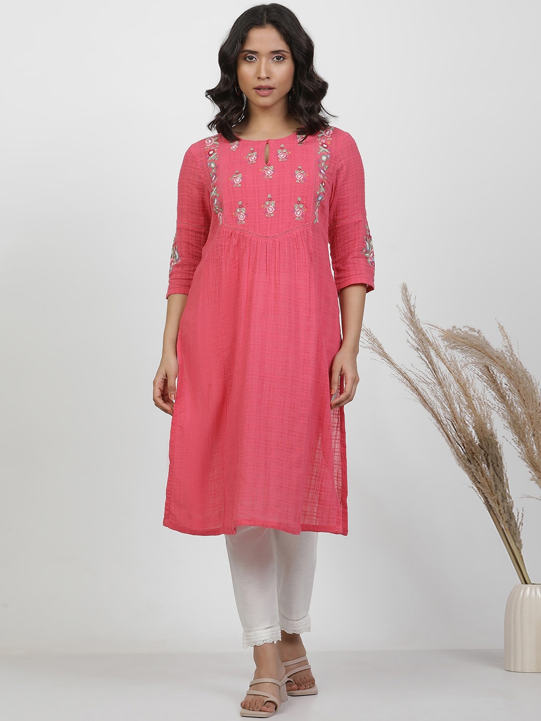 

W Floral Key Hole Neck Yoke Design Cotton Straight Kurta, Pink