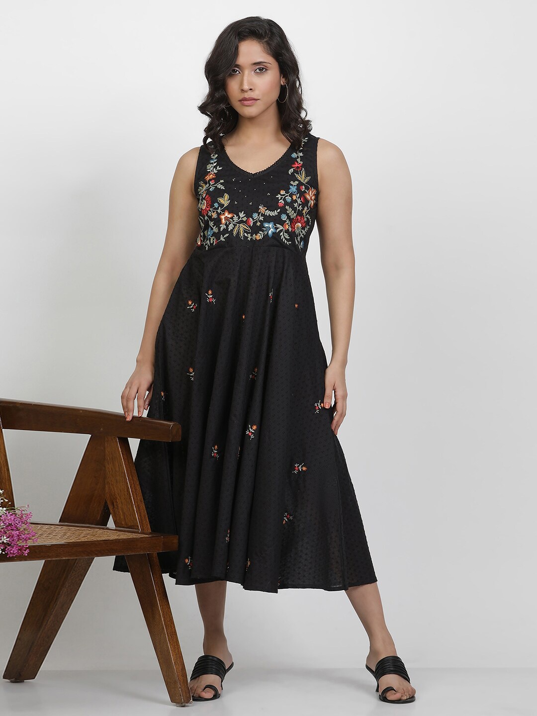 

W Floral Embroidered Fit & Flare Midi Dress, Black