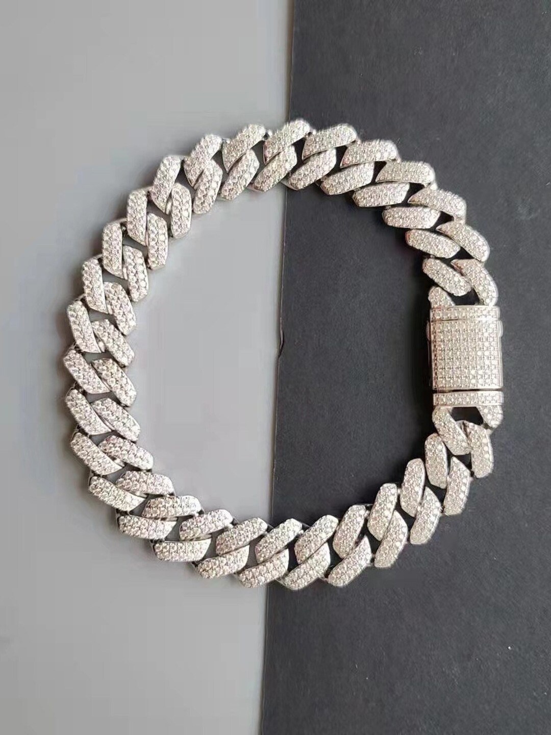 

VAGHBHATT Unisex Wraparound Bracelet, Silver