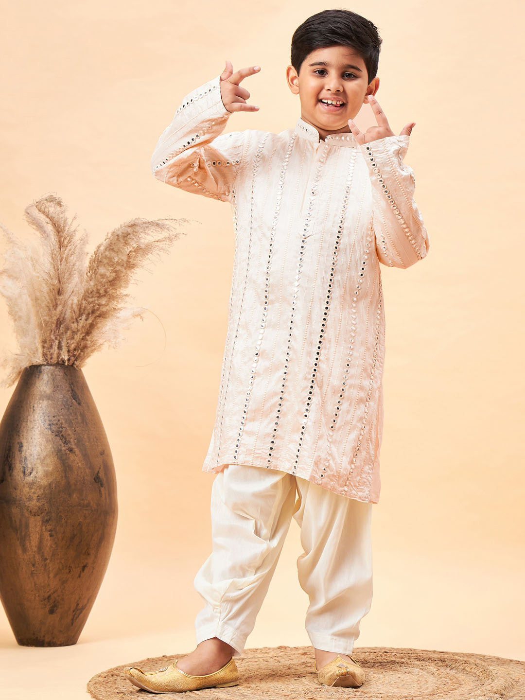 

VASTRAMAY Boys Ethnic Motifs Embroidered Mirror Work Kurta with Patiala, Cream