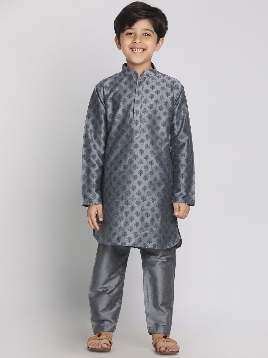 

VASTRAMAY Boys Ethnic Motifs Printed Regular Kurta with Churidar, Grey