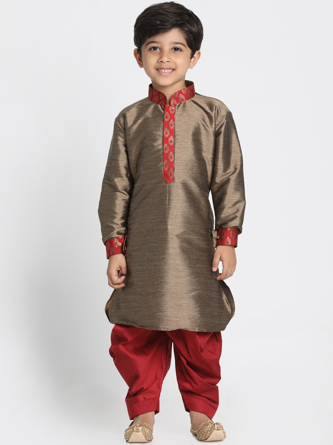 

VASTRAMAY Boys Ethnic Motifs Yoke Design Long Sleeves Kurta with Dhoti Pants, Maroon