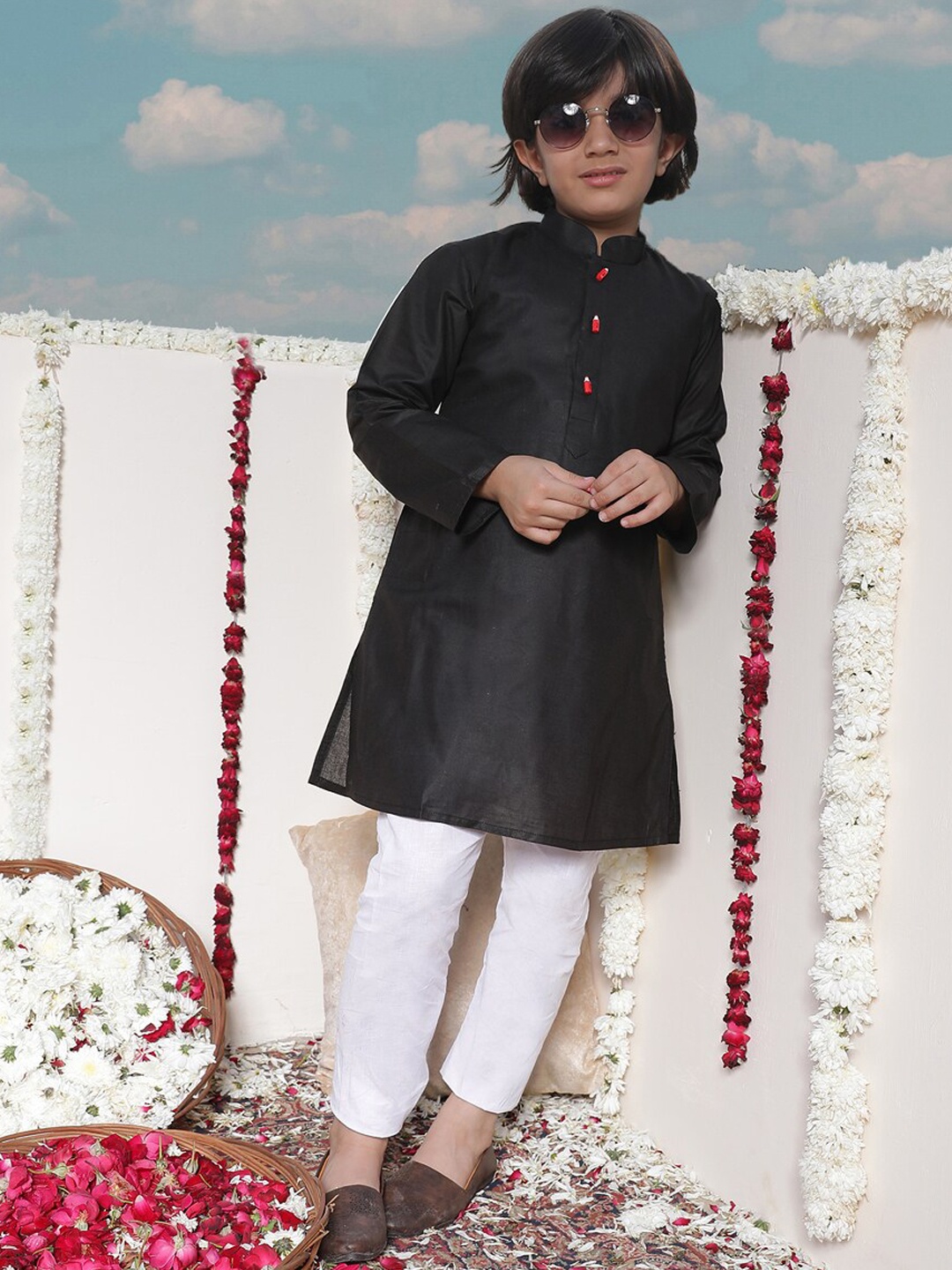

VASTRAMAY Boys Mandarin Collar Long Sleeves Straight Kurta With Pyjamas, Black