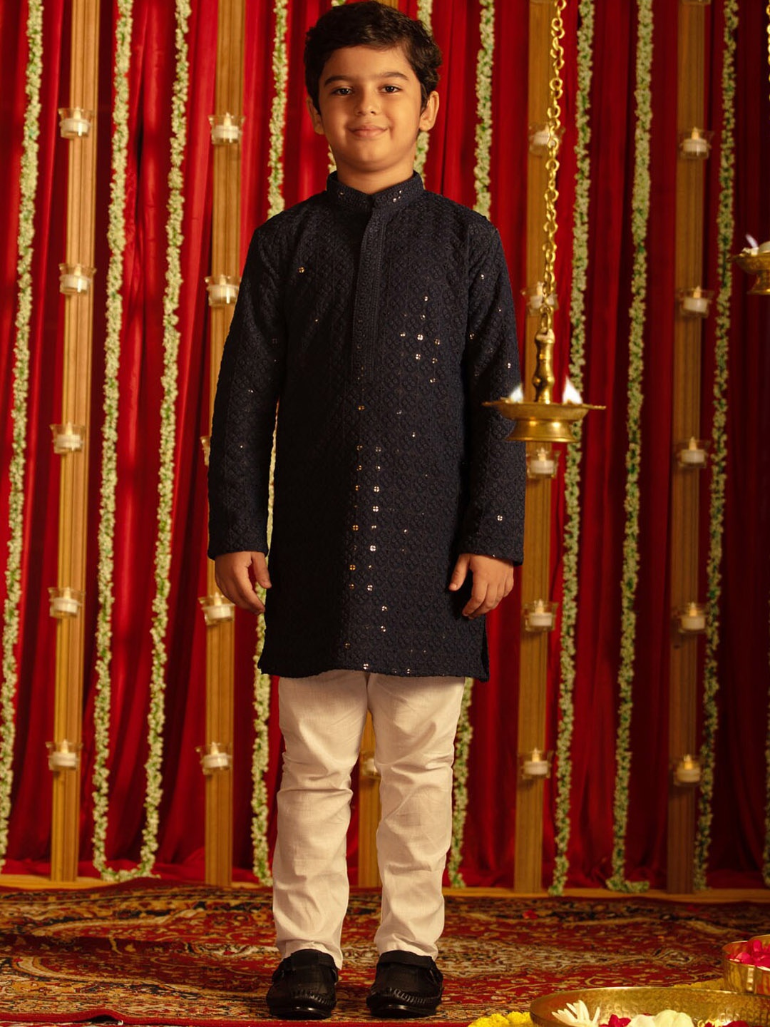 

VASTRAMAY Boys Ethnic Motifs Embroidered Sequinned Kurta with Pyjamas, Navy blue