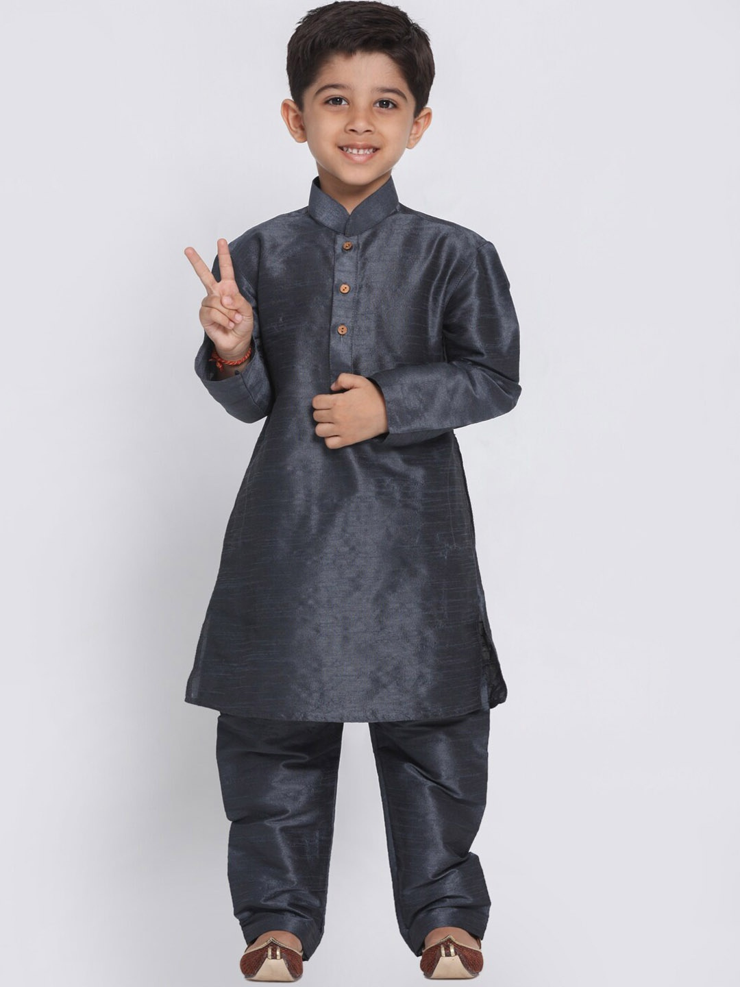 

VASTRAMAY Boys Mandarin Collar Straight Kurta with Pyjamas, Steel