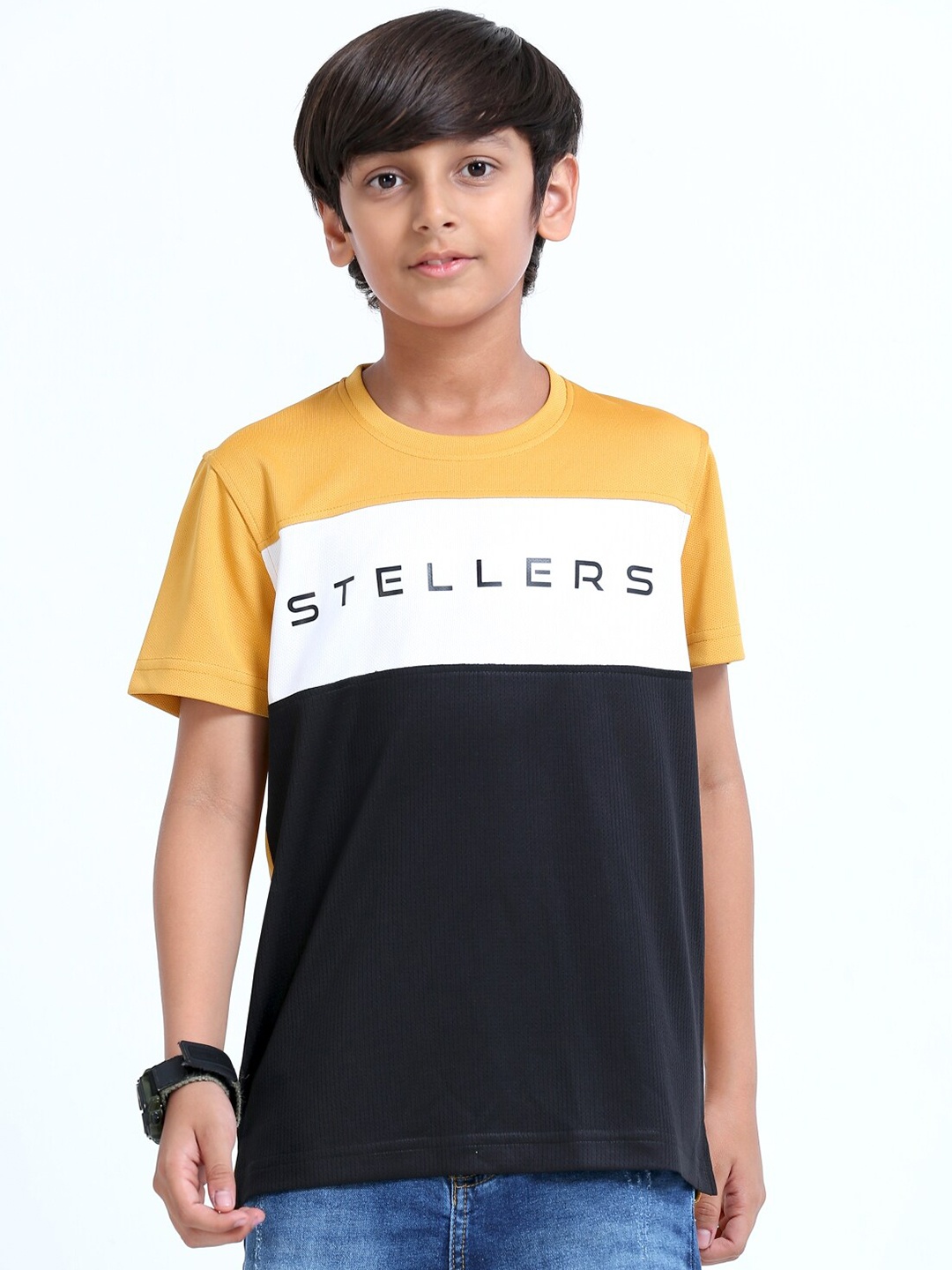 

STELLERS Boys Colourblocked Monochrome Applique T-shirt, Black