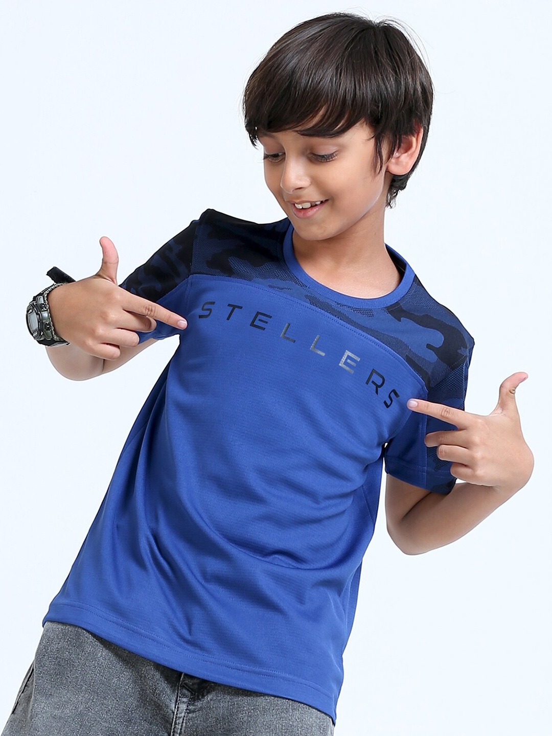 

STELLERS Boys Typography Printed Applique T-shirt, Blue
