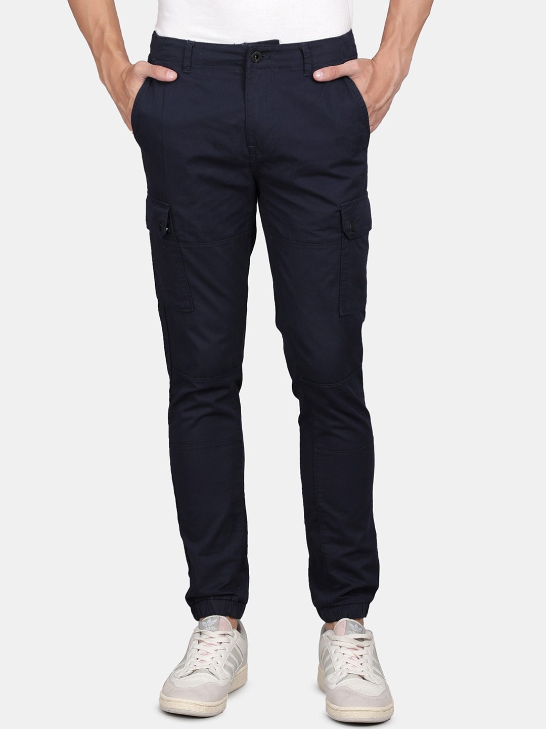 

t-base Men Mid-Rise Cotton Cargos Trousers, Navy blue