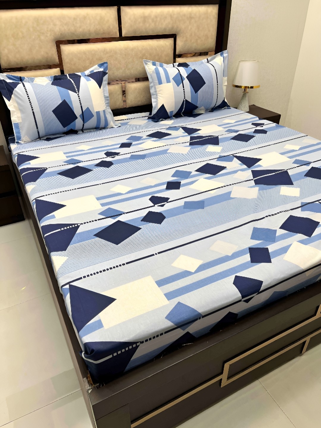

Pure Decor Blue & Beige Geometric Cotton 380 TC King Bedsheet with 2 Pillow Covers