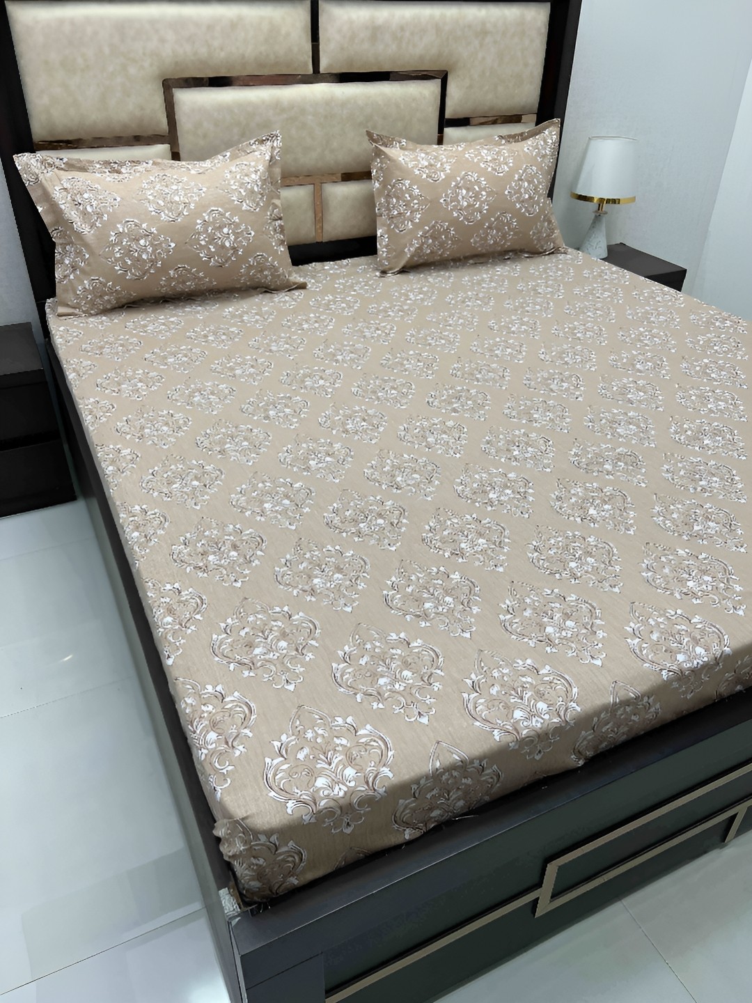 

Pure Decor Brown & White Ethnic Motifs Cotton 380 TC King Bedsheet with 2 Pillow Covers