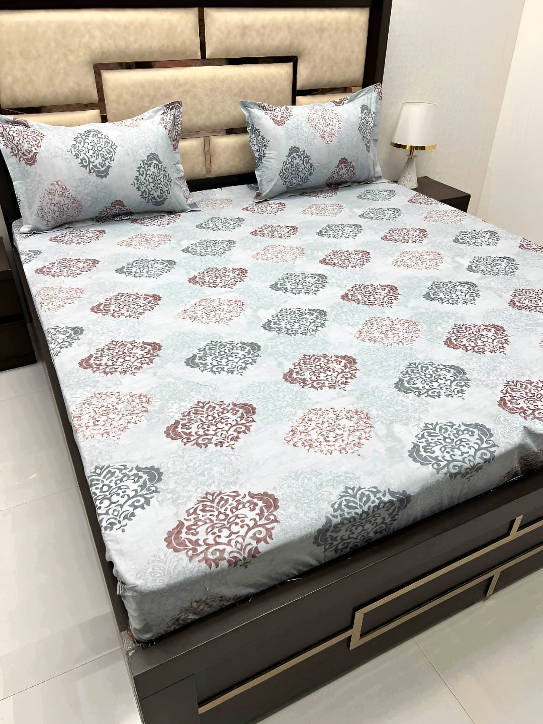 

Pure Decor Grey & Maroon Ethnic Motifs Cotton 380 TC King Bedsheet with 2 Pillow Covers