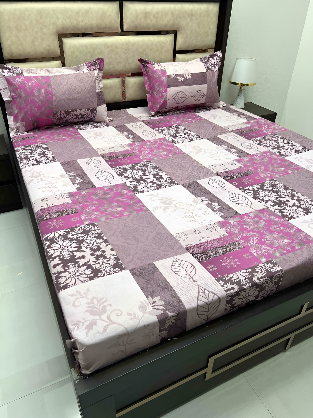 

Pure Decor Pink & Purple Floral Cotton King Bedsheet with 2 Pillow Covers