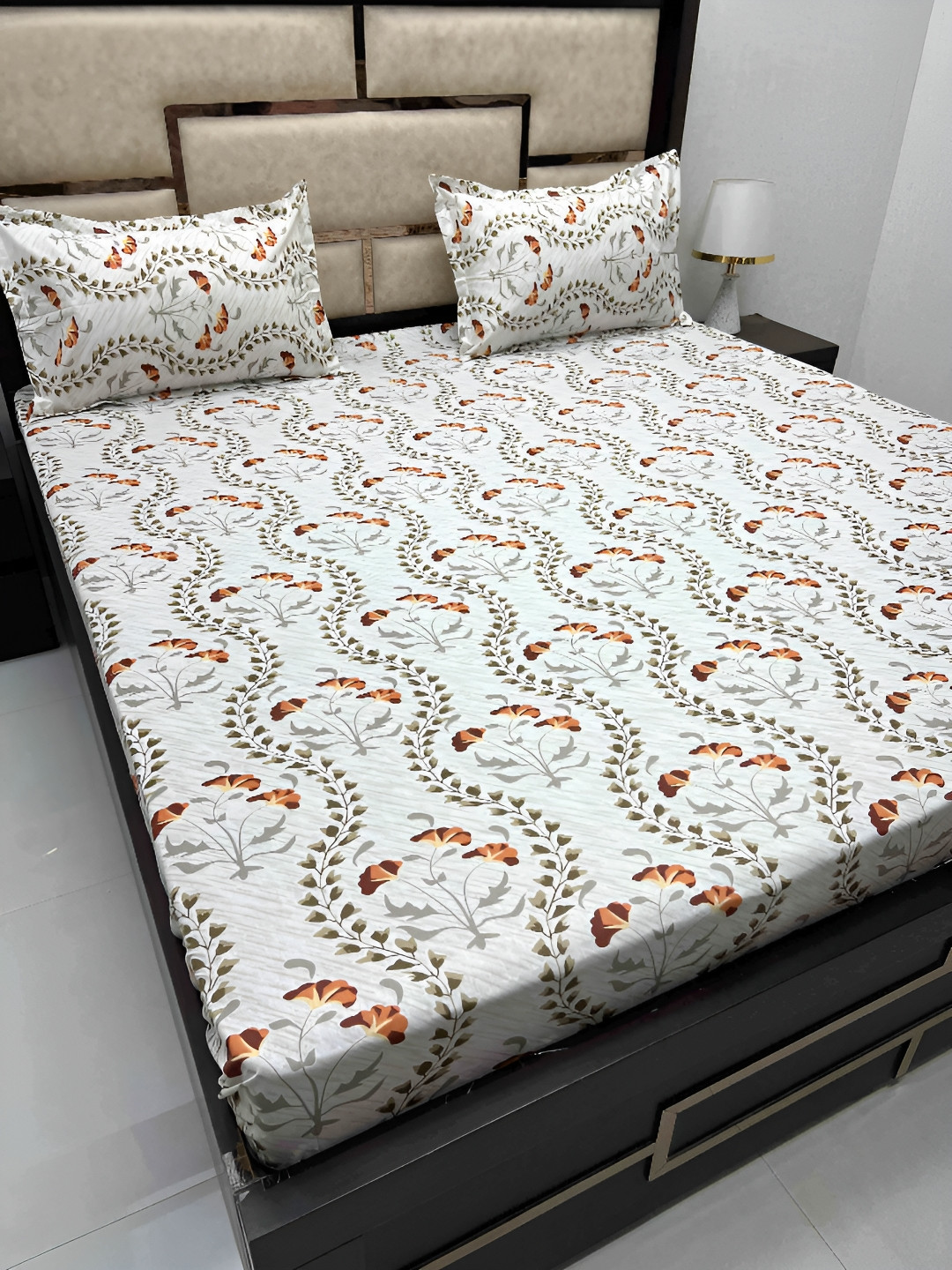

Pure Decor Grey & Brown Floral Cotton King Bedsheet with 2 Pillow Covers