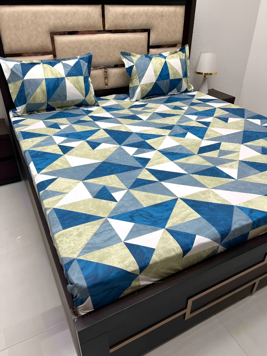 

Pure Decor Blue & Green Geometric Cotton King Bedsheet with 2 Pillow Covers