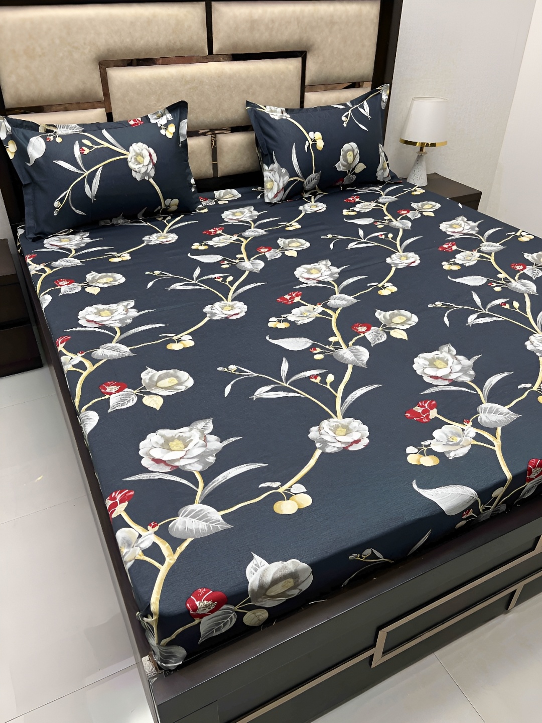 

Pure Decor Grey & White Floral Cotton 380 TC King Bedsheet with 2 Pillow Covers