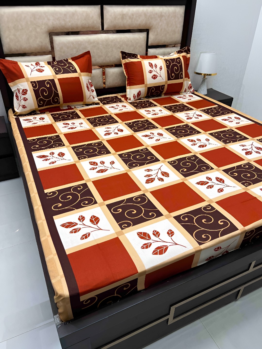 

Pure Decor Maroon & White Floral Cotton 380 TC King Bedsheet with 2 Pillow Covers