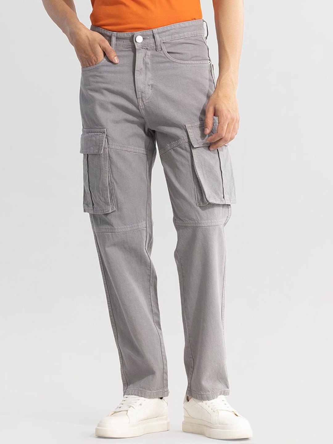 

Snitch Men Grey Relaxed Fit Heavy Fade Cotton Cargo Jeans