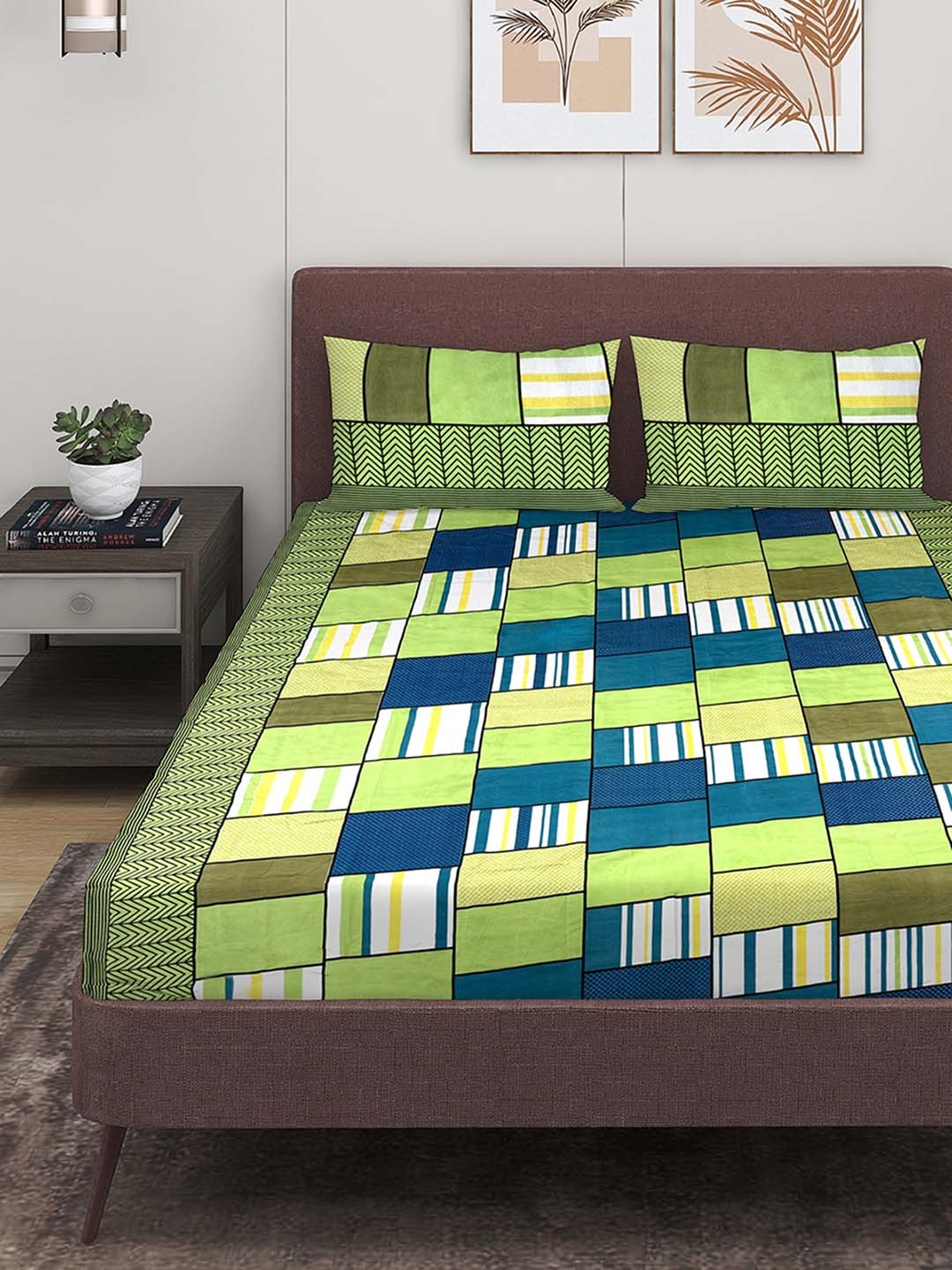 

ROMEE Green & Teal Geometric 144 TC Queen Bedsheet with 2 Pillow Covers