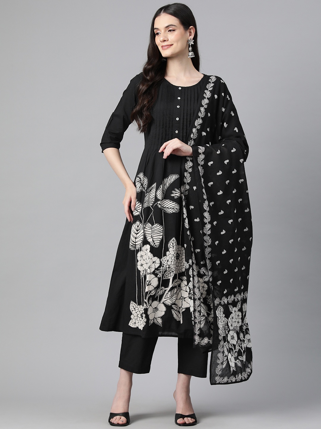 

Yuris Floral Printed Pure Cotton Kurta with Trousers & Dupatta, Black