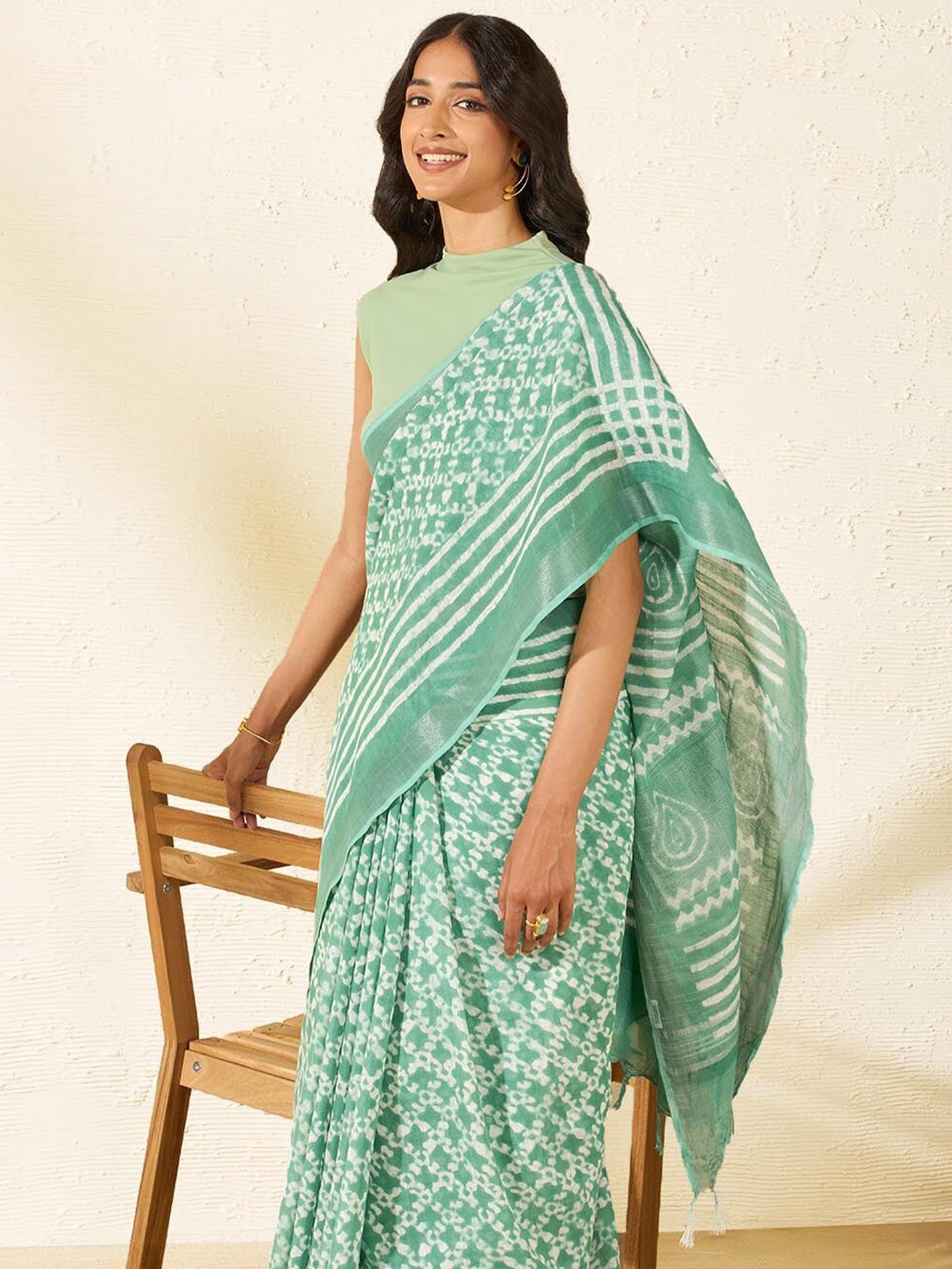 

Taneira Ethnic Motifs Printed Saree, Green