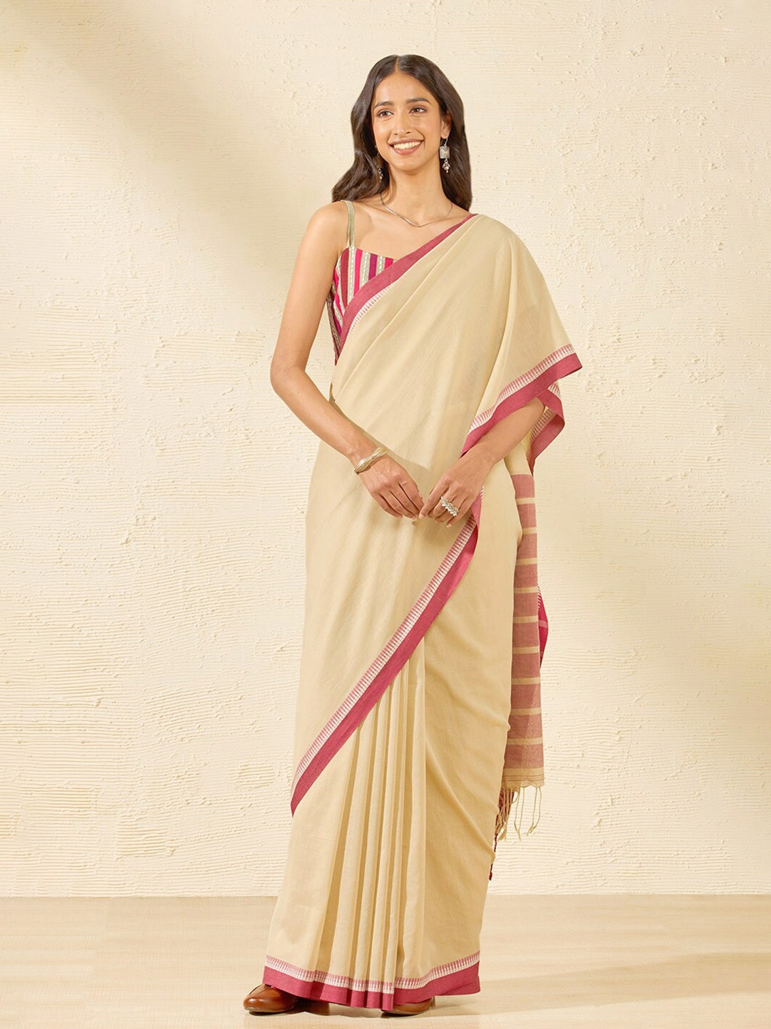 

Taneira Pure Cotton Saree, Beige