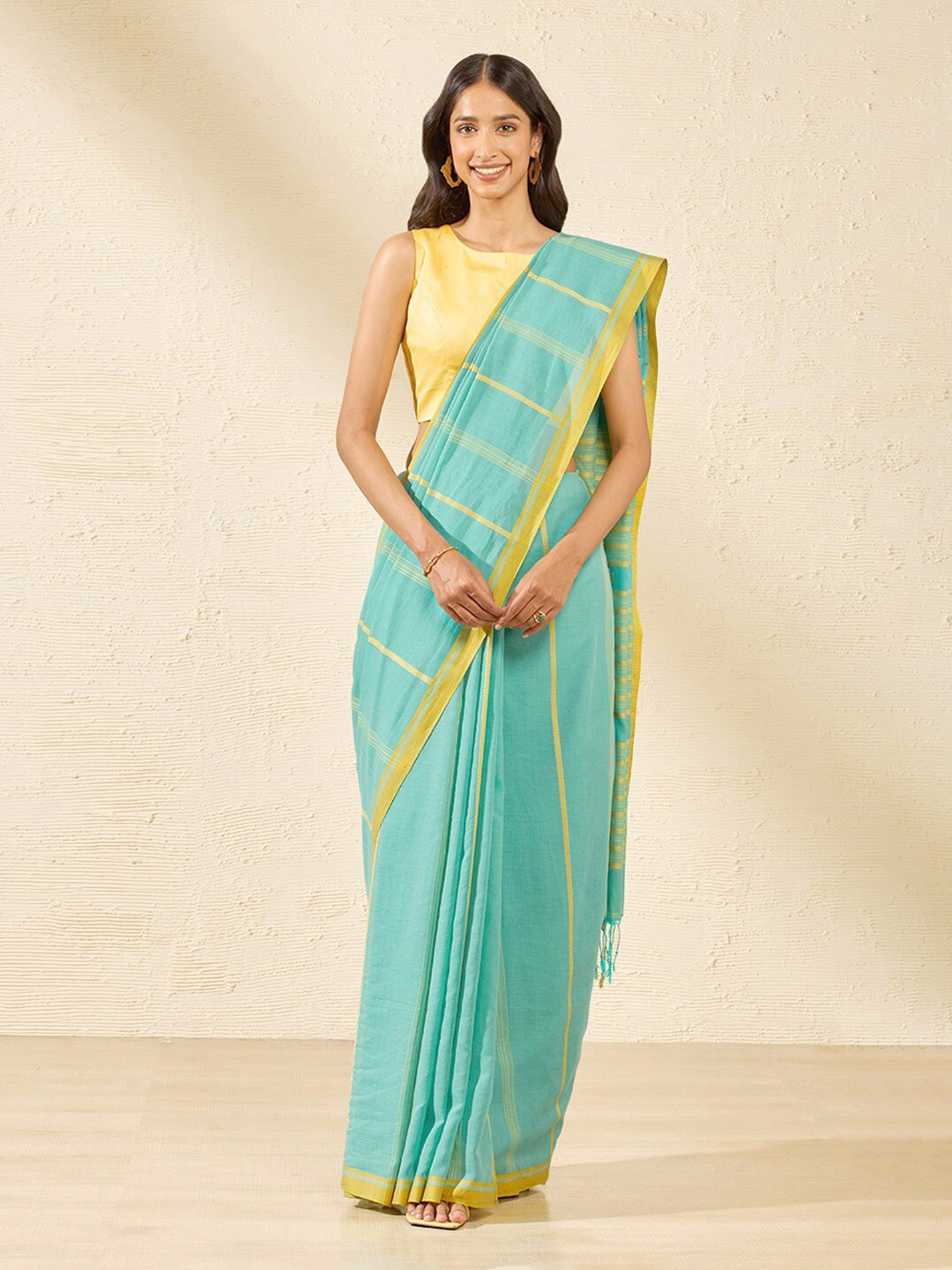 

Taneira Striped Woven Design Pure Cotton Jamdani Saree, Blue