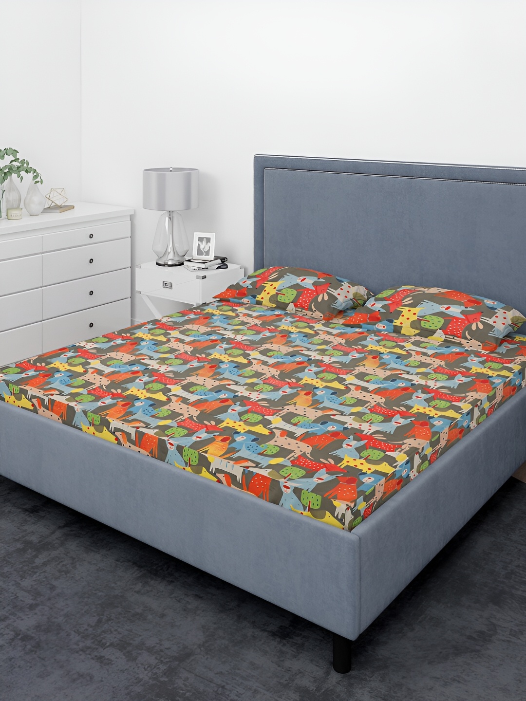 

THE CONVERSION Grey Microfiber 200 TC Queen Bedsheet with 2 Pillow Covers