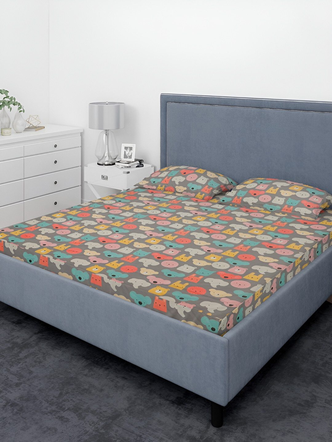 

THE CONVERSION Grey Microfiber 200 TC Queen Bedsheet with 2 Pillow Covers