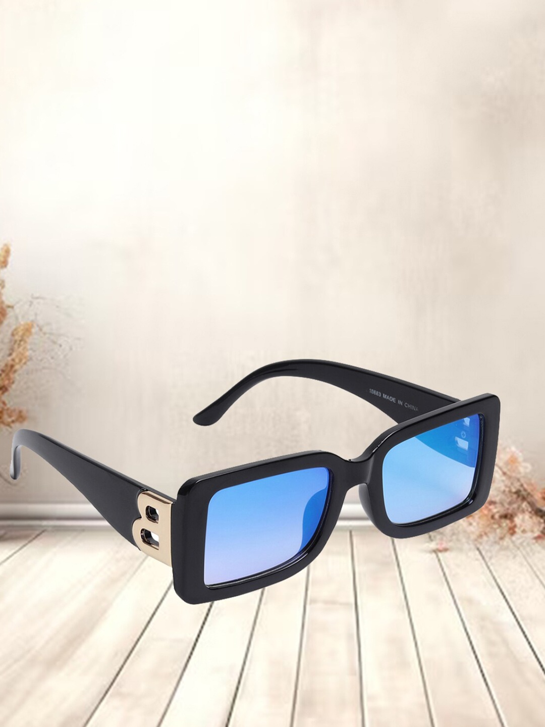 

The Roadster Lifestyle Co Women UV Protected Lens Rectangle Sunglasses RDSG-10883-08, Black