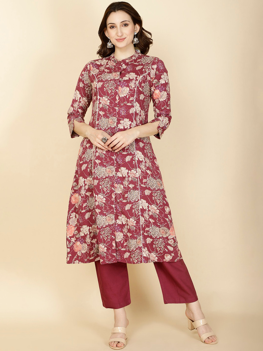 

Meena Bazaar Floral Printed Mandarin Collar A-Line Kurta With Trousers, Burgundy