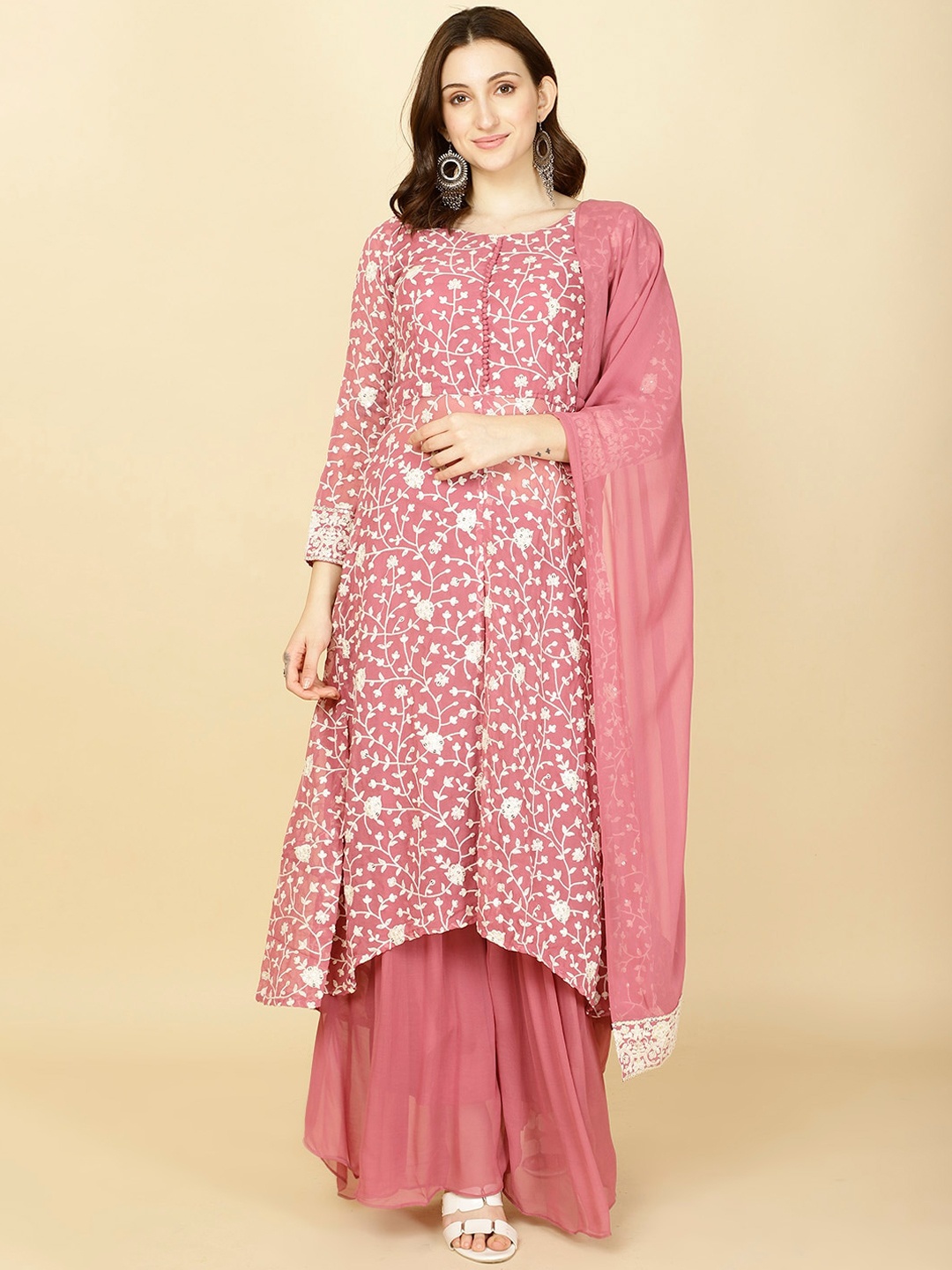 

Meena Bazaar Floral Embroidered Round Neck Three-Quarter Sleeves Kurta Set, Pink